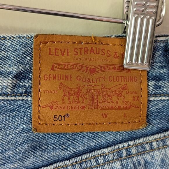 Levi’s 501 Button Fly‎ High Waist Denim Jean Shorts Size 28 Fray Hem Shredded - Picture 10 of 13